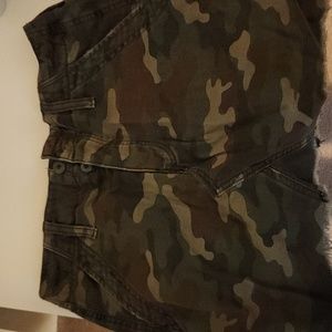 American Eagle Camouflage Skirt size 4